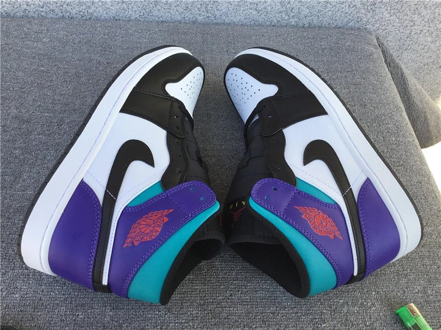 Air Jordan 1 Mid AJ1
