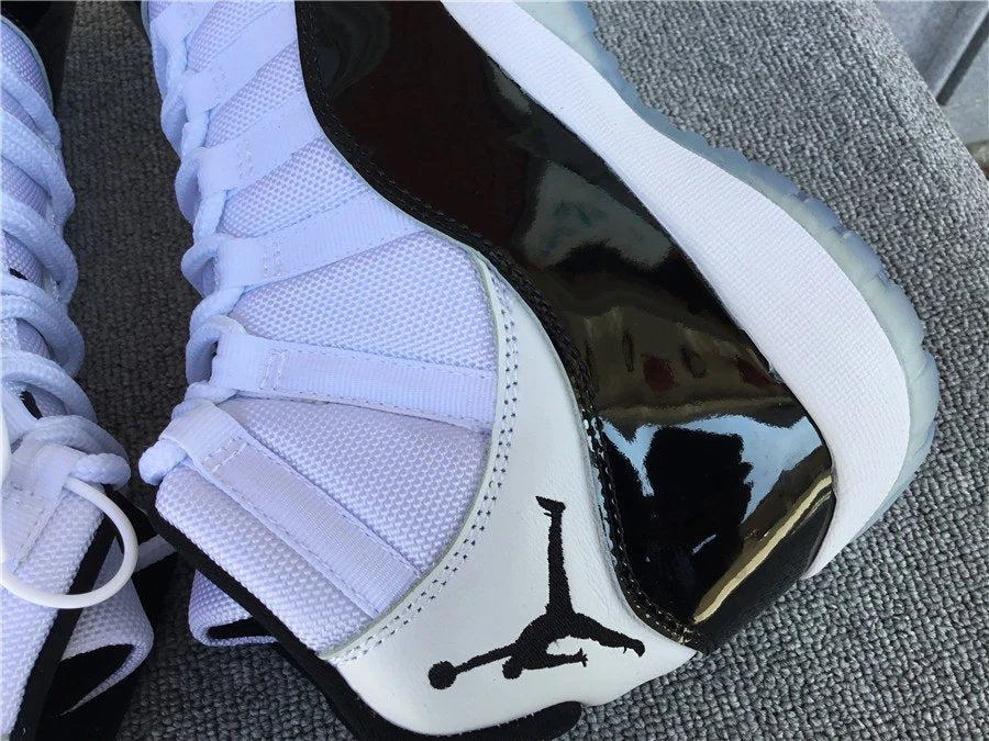 Air Jordan 11 Concord