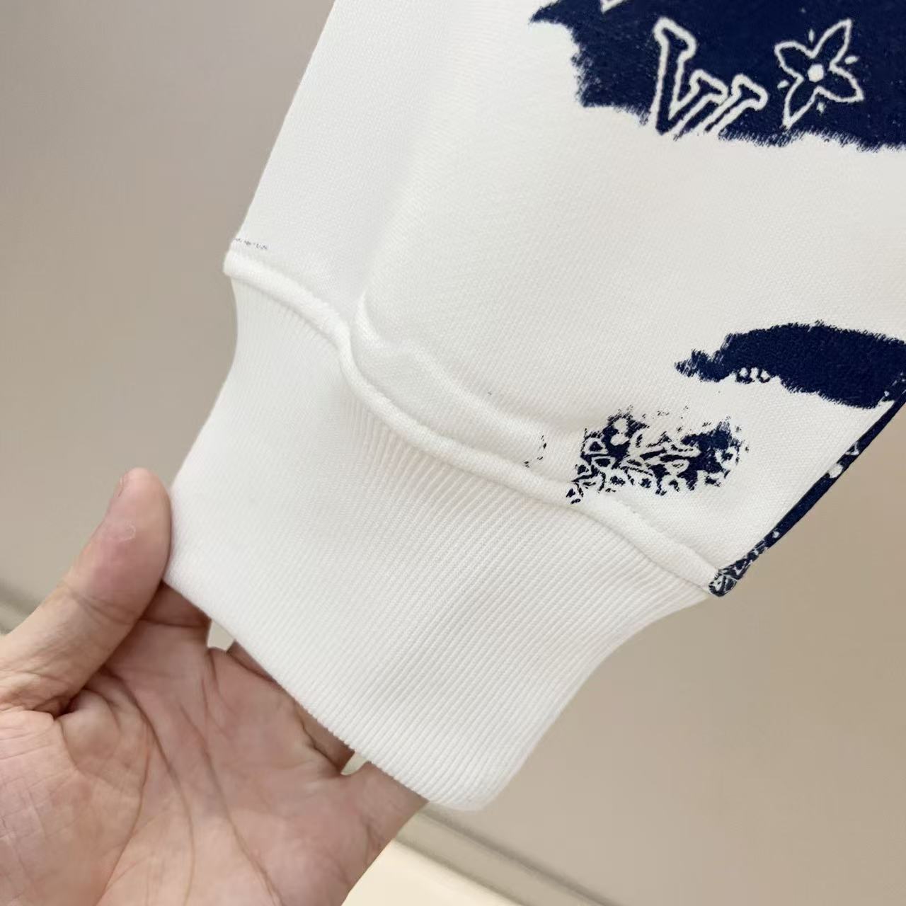 Louis Vuitton Printed sweatshirt