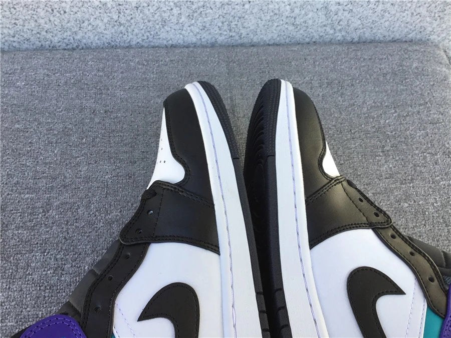 Air Jordan 1 Mid AJ1