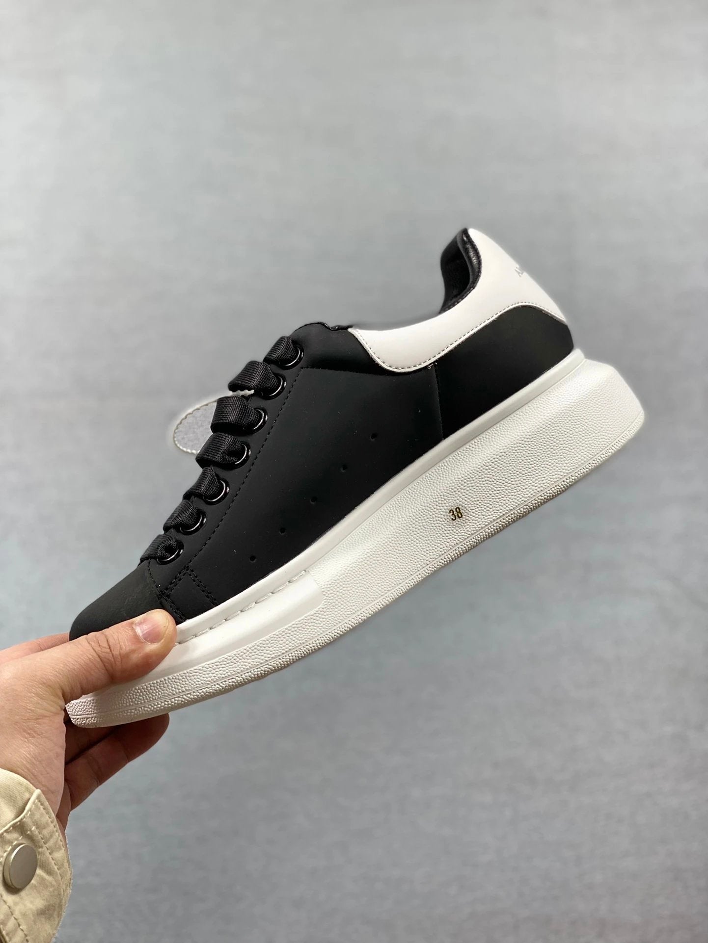 Alexander McQueen Sneaker