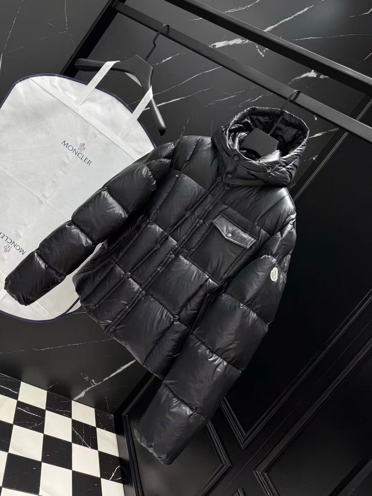 Moncler classic down jackets of high quality