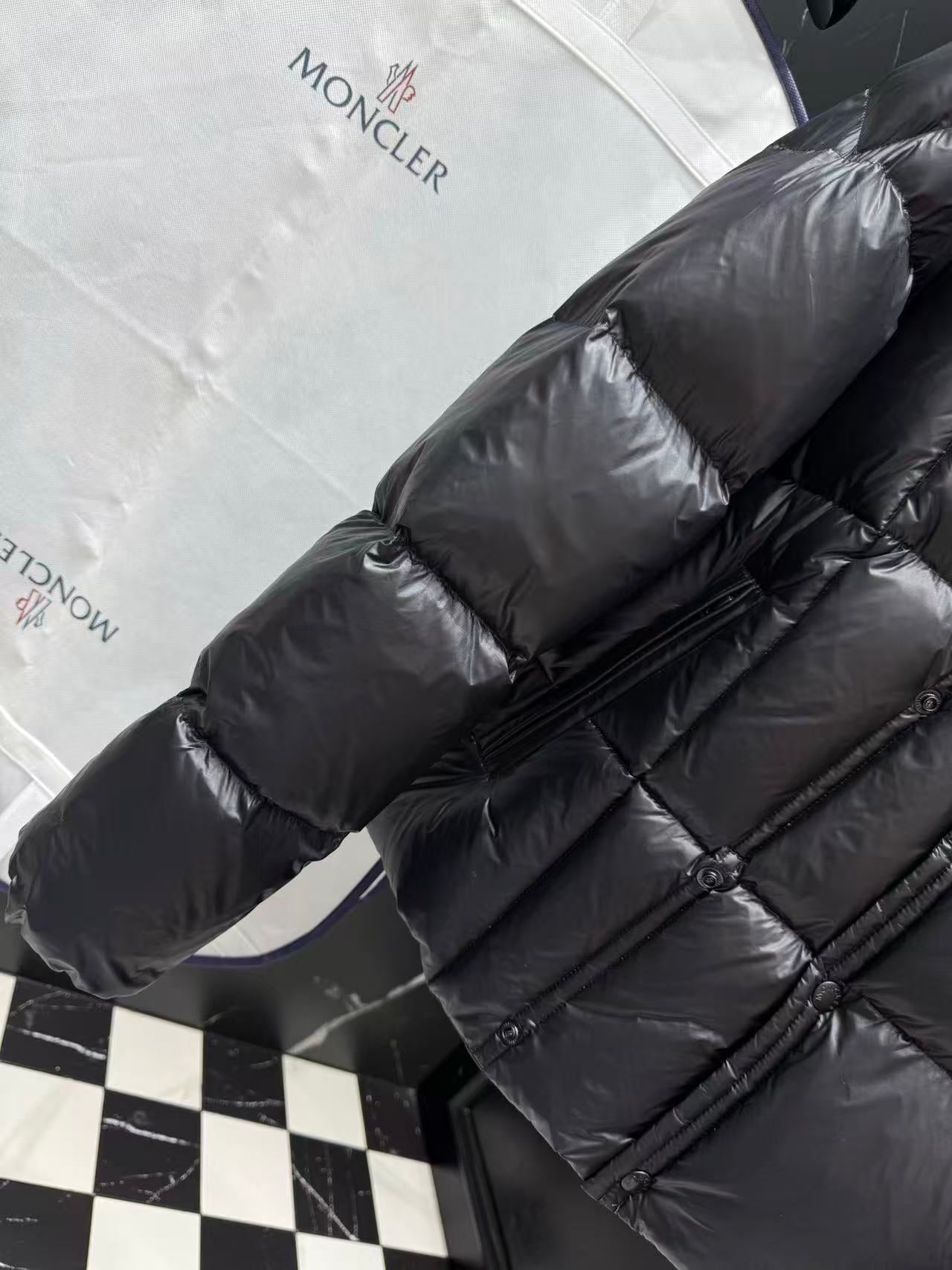 Moncler classic down jackets of high quality