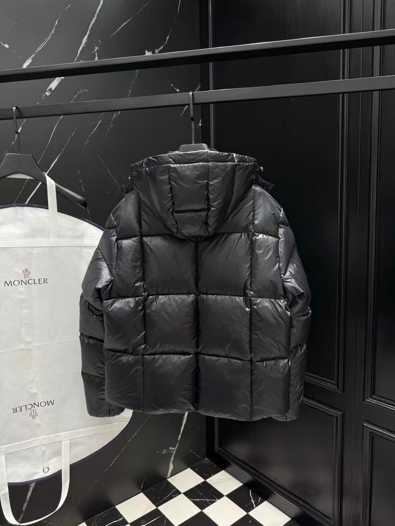 Moncler classic down jackets of high quality