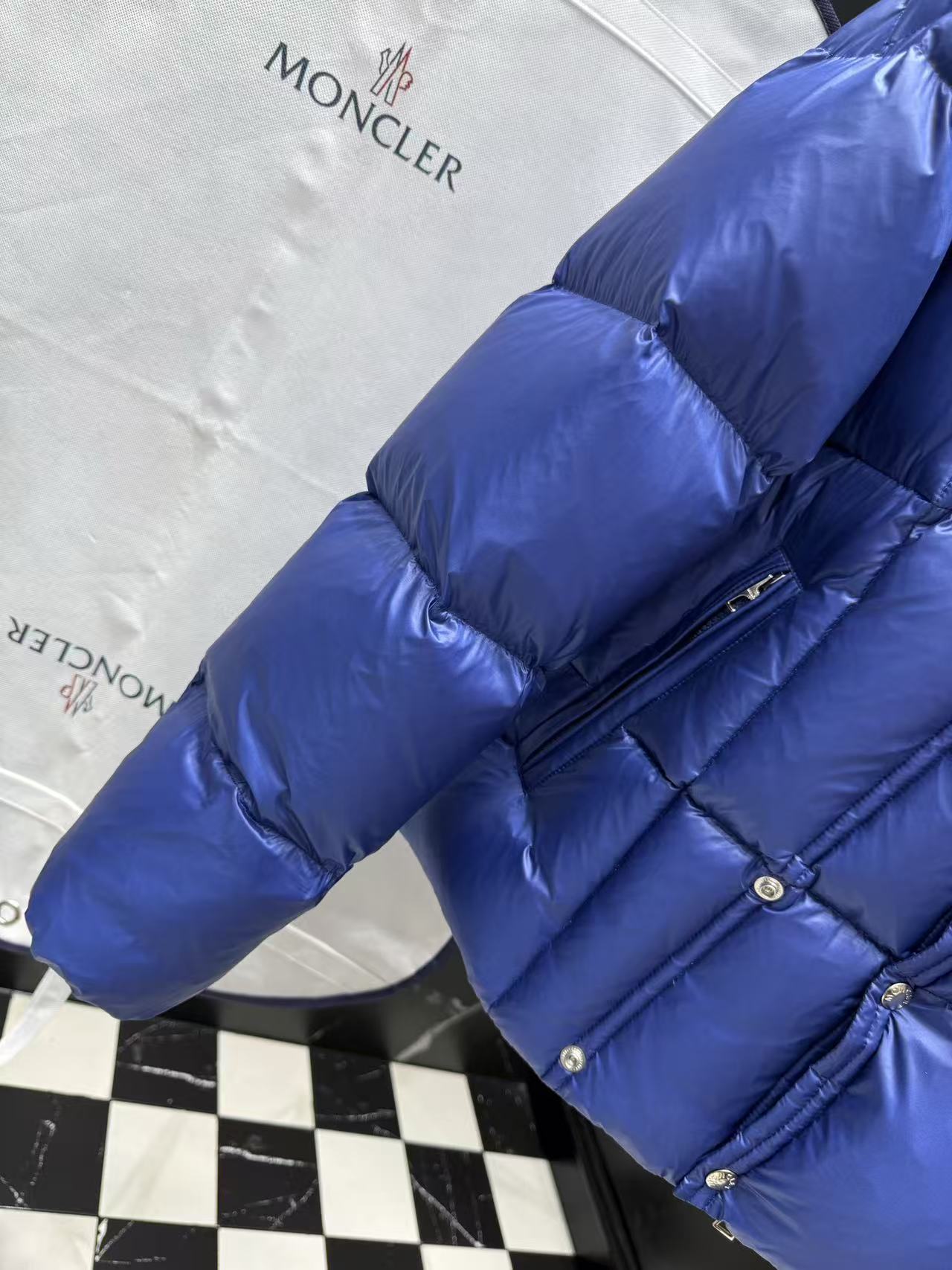 Moncler classic down jackets of high quality
