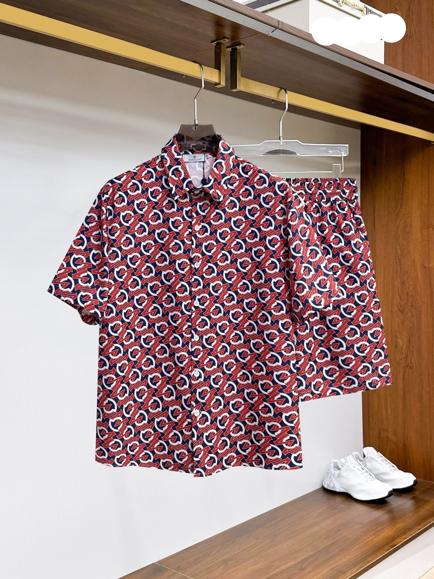 Moncler's new shirt set T-shirt