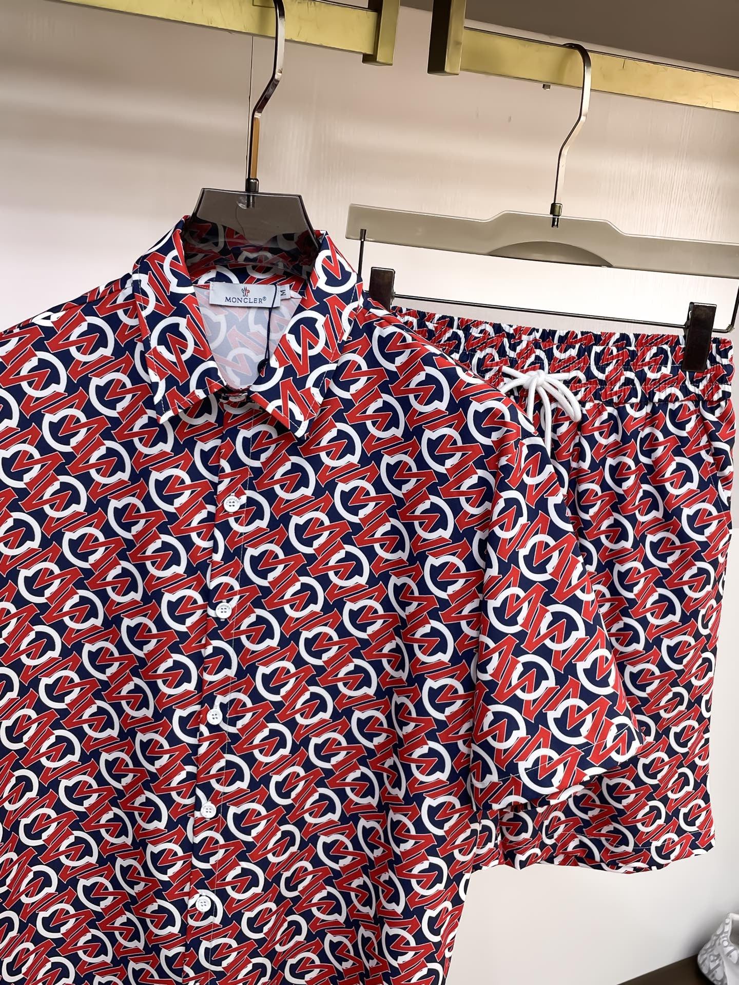 Moncler's new shirt set T-shirt