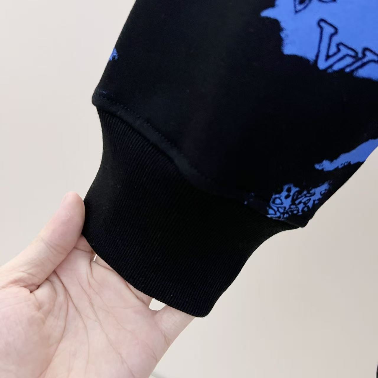 Louis Vuitton Printed sweatshirt