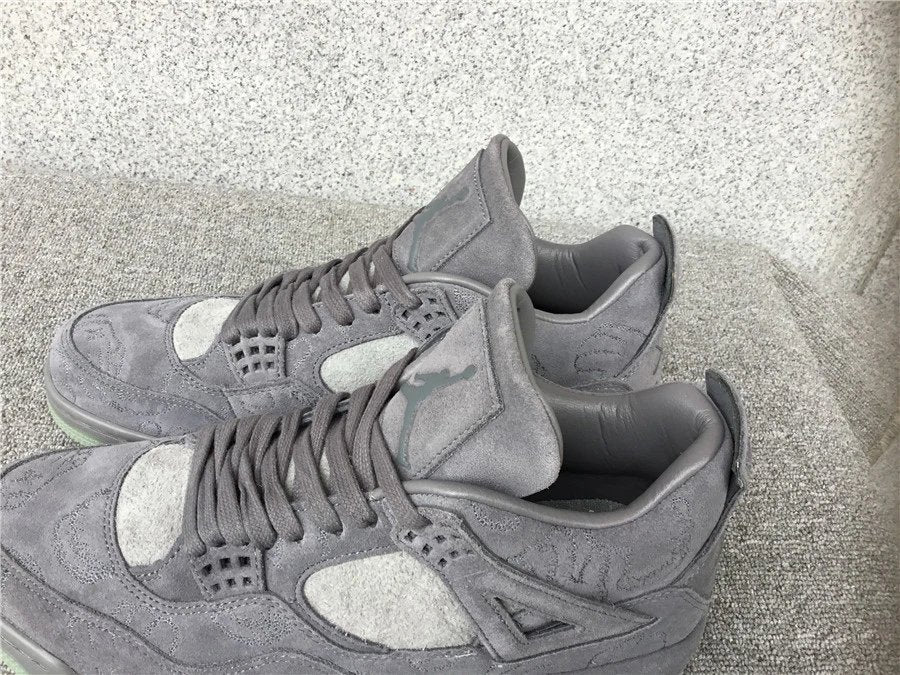 Air Jordan 4 X Kaws
