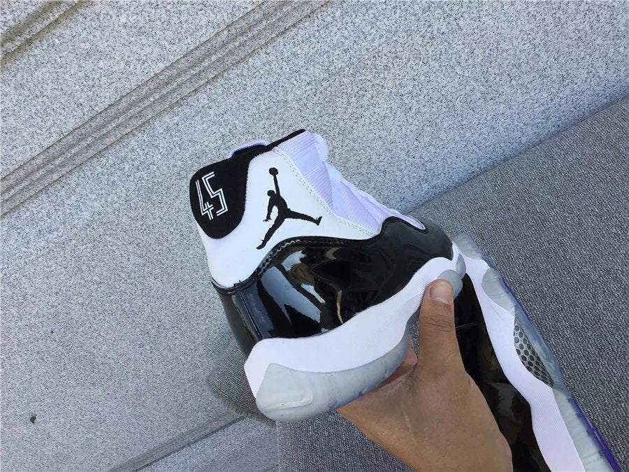 Air Jordan 11 Concord