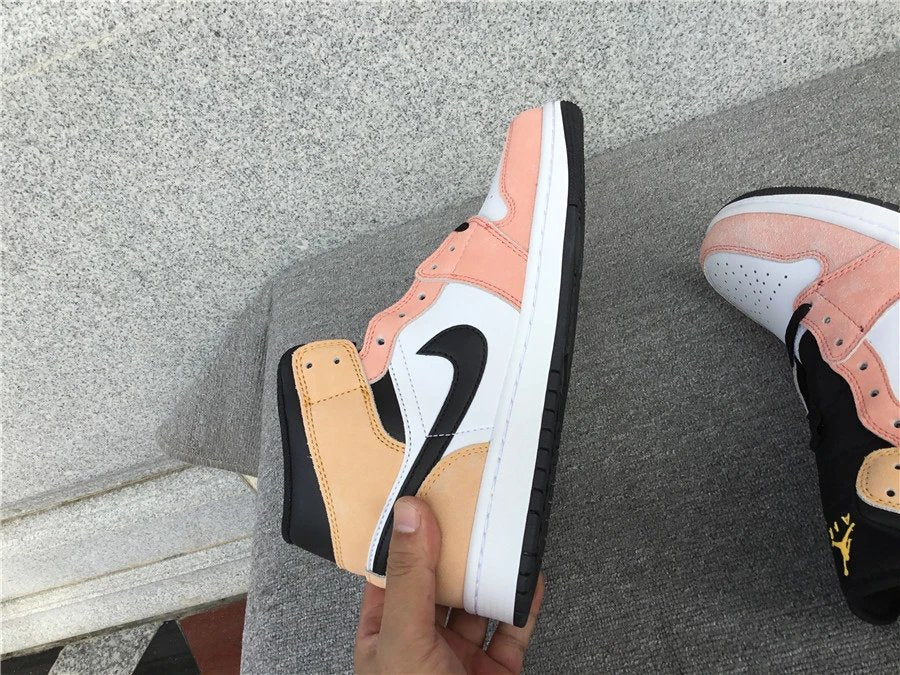 Air Jordan 1 Mid AJ1