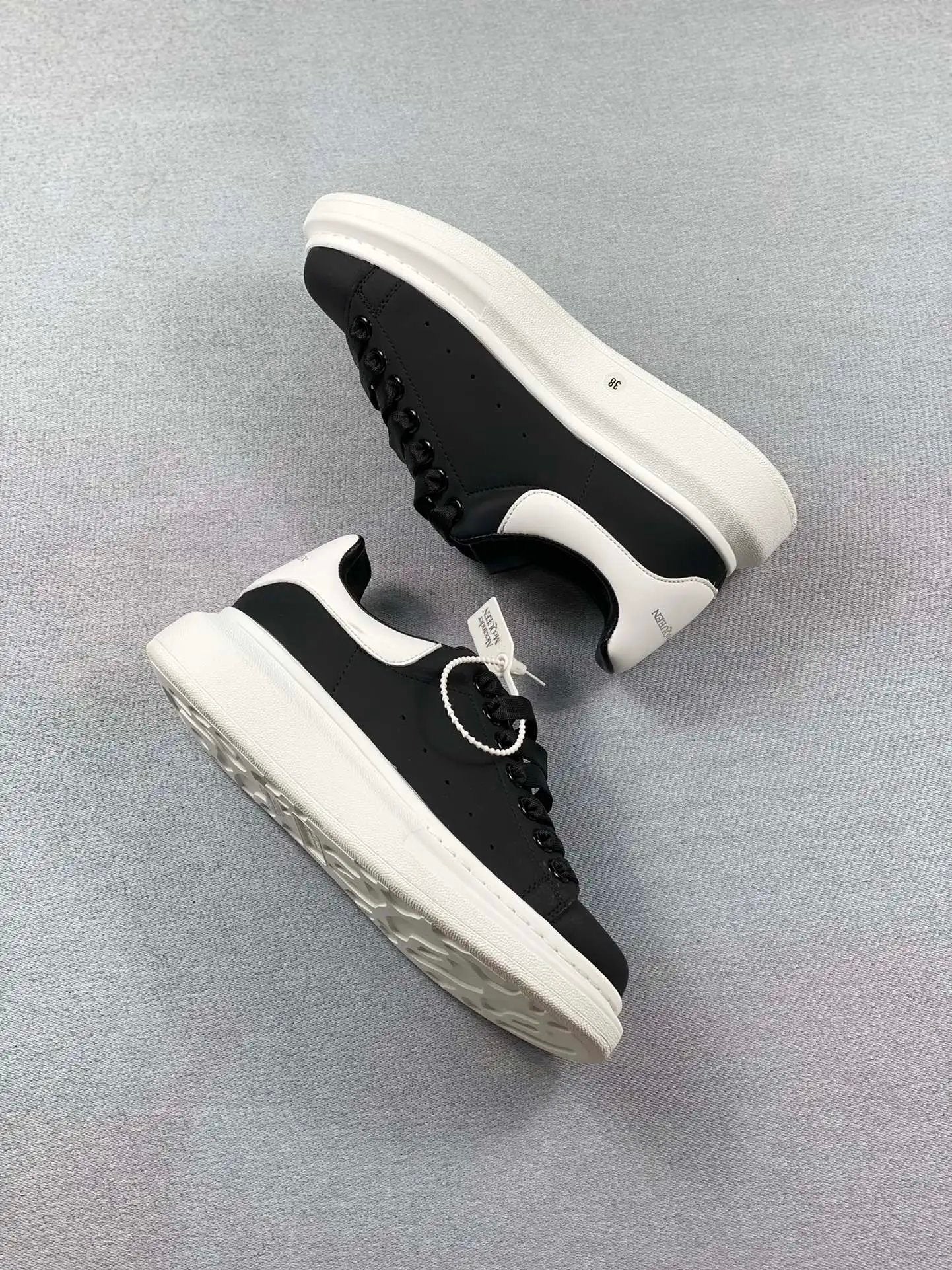 Alexander McQueen Sneaker