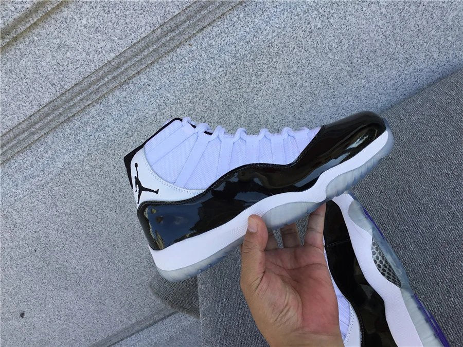 Air Jordan 11 Concord