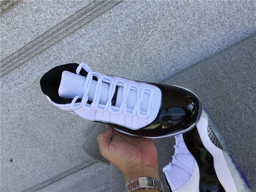 Air Jordan 11 Concord