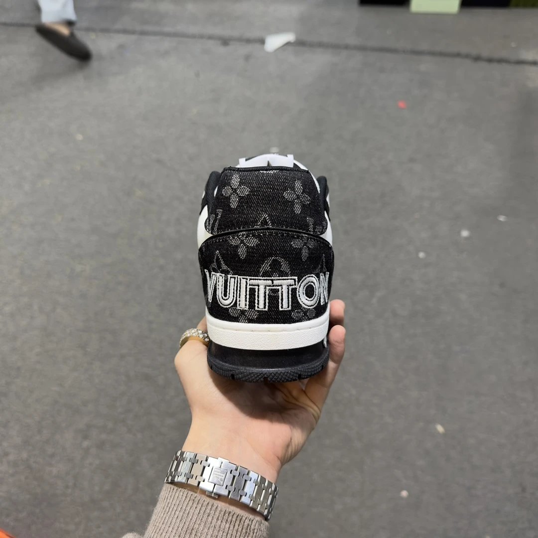 LV Trainer Sneaker