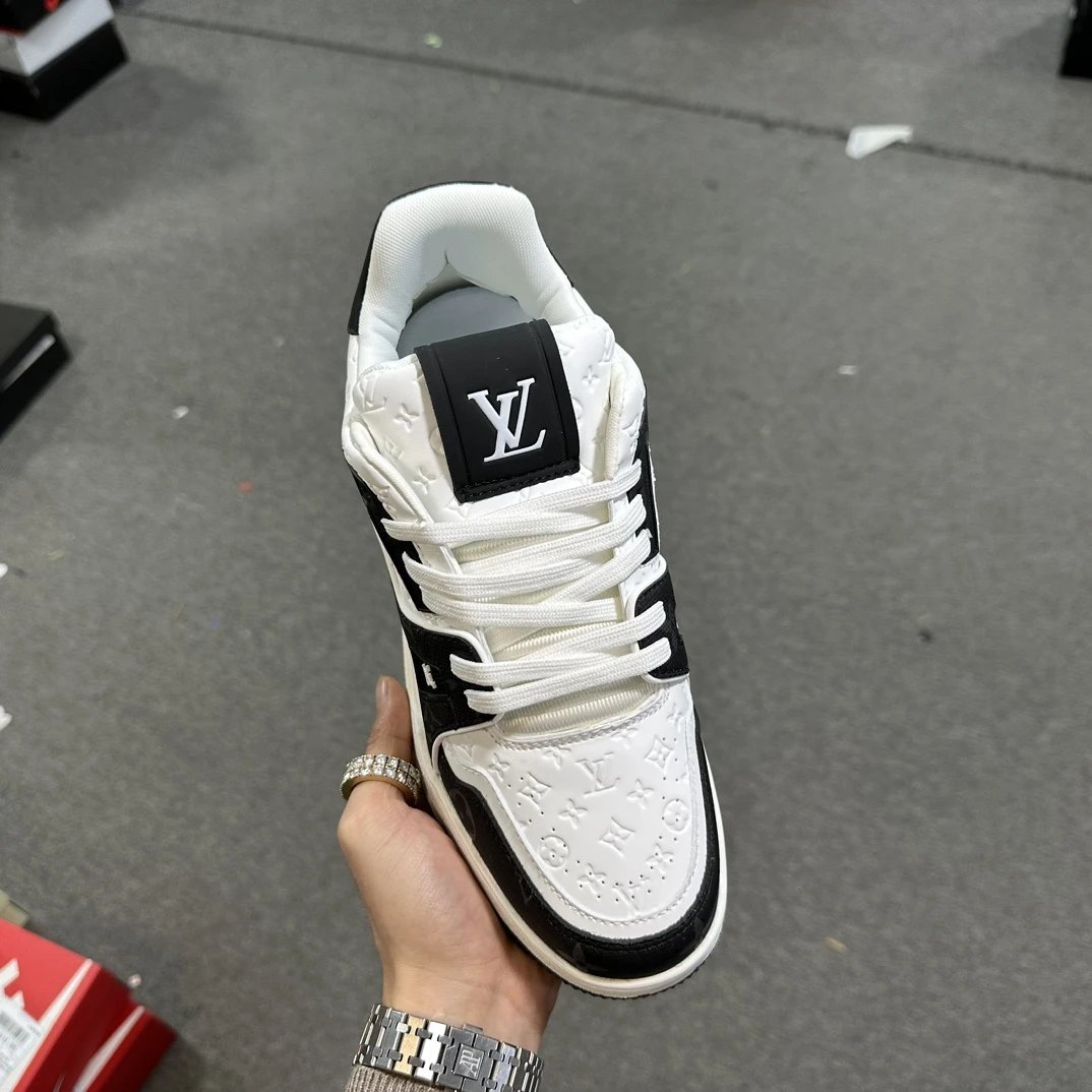 LV Trainer Sneaker