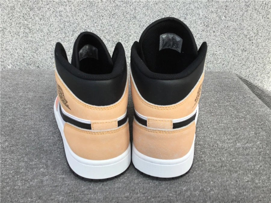 Air Jordan 1 Mid AJ1