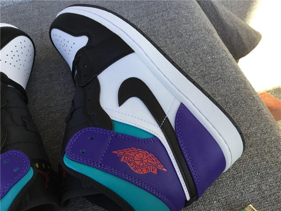 Air Jordan 1 Mid AJ1