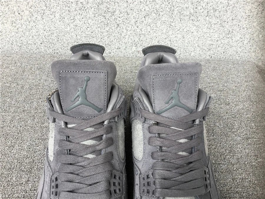 Air Jordan 4 X Kaws